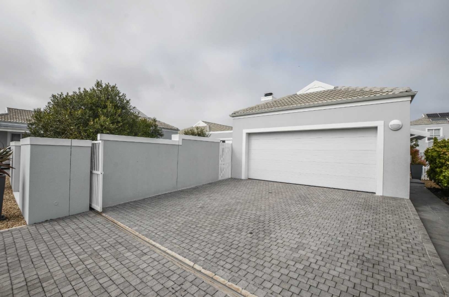 To Let 3 Bedroom Property for Rent in Sunningdale Western Cape